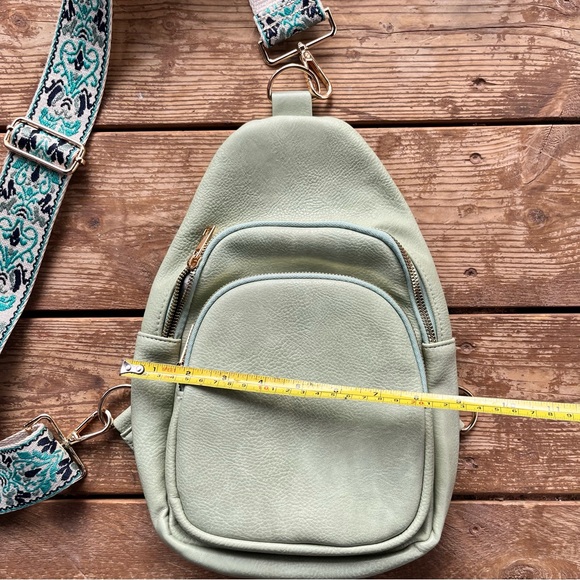 NWOT Vegan Leather Crossbody Bag with guitar strap - Picture 3 of 4